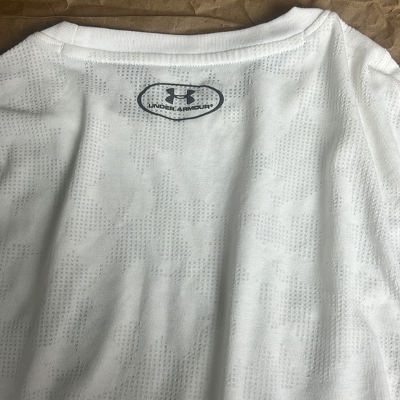 The rock under Armour size small 3 quarter sleeve - Picture 5 of 5
